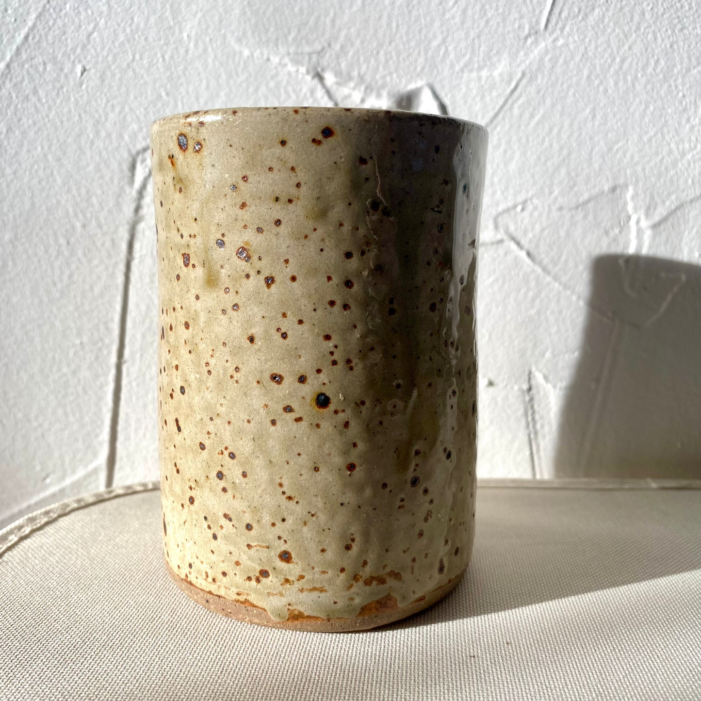 Gobelet en grès émaillé